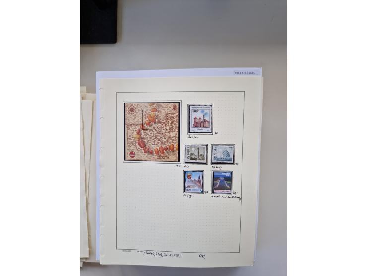 Eastern Europe: 1918/2021, extensive mint never hinged worldwide collection with many thematic stamps and souvenir sheets on 