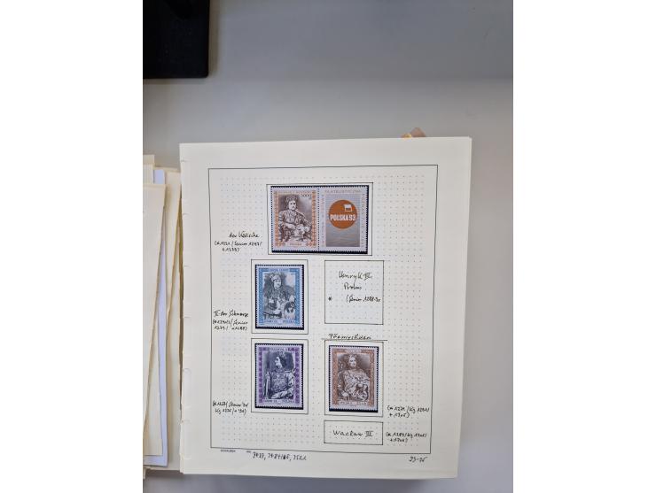 Eastern Europe: 1918/2021, extensive mint never hinged worldwide collection with many thematic stamps and souvenir sheets on 