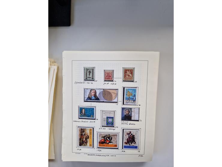 Eastern Europe: 1918/2021, extensive mint never hinged worldwide collection with many thematic stamps and souvenir sheets on 