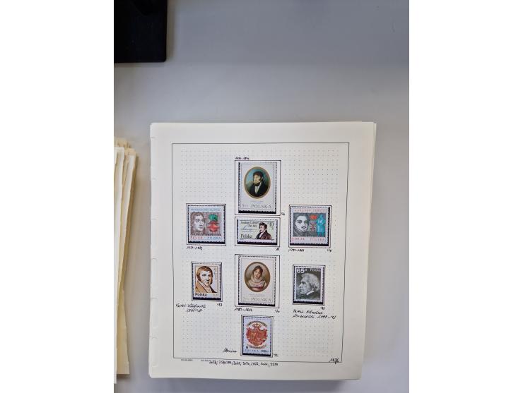 Eastern Europe: 1918/2021, extensive mint never hinged worldwide collection with many thematic stamps and souvenir sheets on 