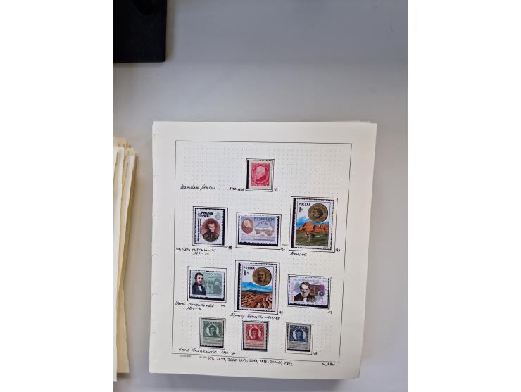 Eastern Europe: 1918/2021, extensive mint never hinged worldwide collection with many thematic stamps and souvenir sheets on 