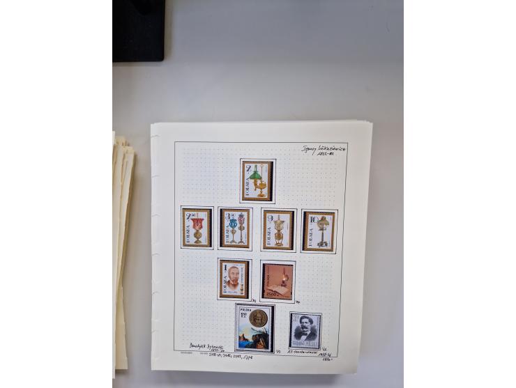 Eastern Europe: 1918/2021, extensive mint never hinged worldwide collection with many thematic stamps and souvenir sheets on 