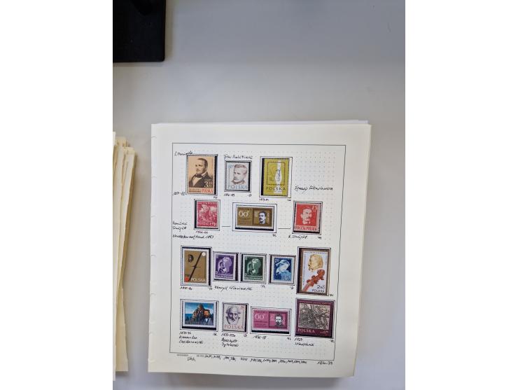 Eastern Europe: 1918/2021, extensive mint never hinged worldwide collection with many thematic stamps and souvenir sheets on 