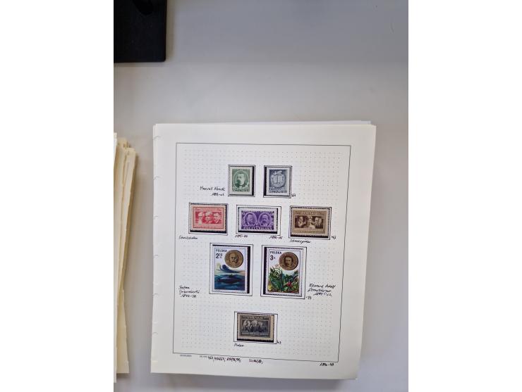 Eastern Europe: 1918/2021, extensive mint never hinged worldwide collection with many thematic stamps and souvenir sheets on 