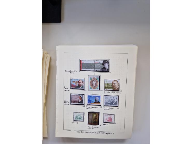 Eastern Europe: 1918/2021, extensive mint never hinged worldwide collection with many thematic stamps and souvenir sheets on 