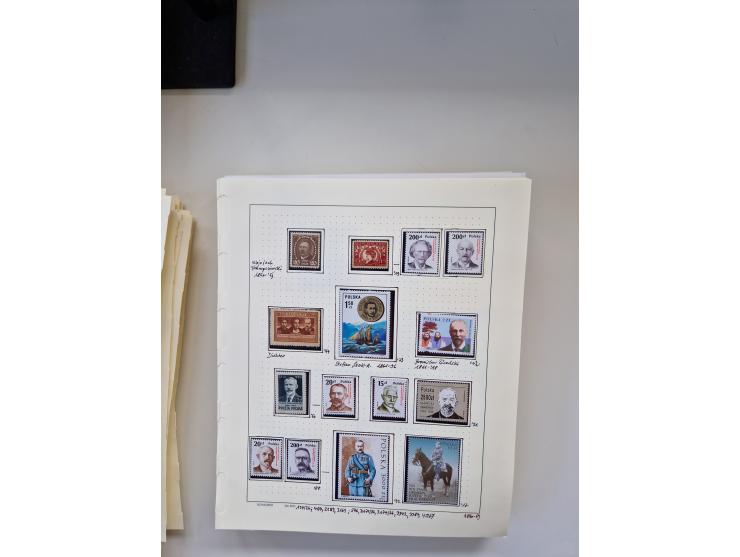 Eastern Europe: 1918/2021, extensive mint never hinged worldwide collection with many thematic stamps and souvenir sheets on 