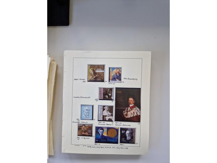 Eastern Europe: 1918/2021, extensive mint never hinged worldwide collection with many thematic stamps and souvenir sheets on 