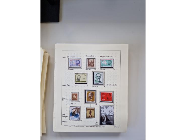 Eastern Europe: 1918/2021, extensive mint never hinged worldwide collection with many thematic stamps and souvenir sheets on 