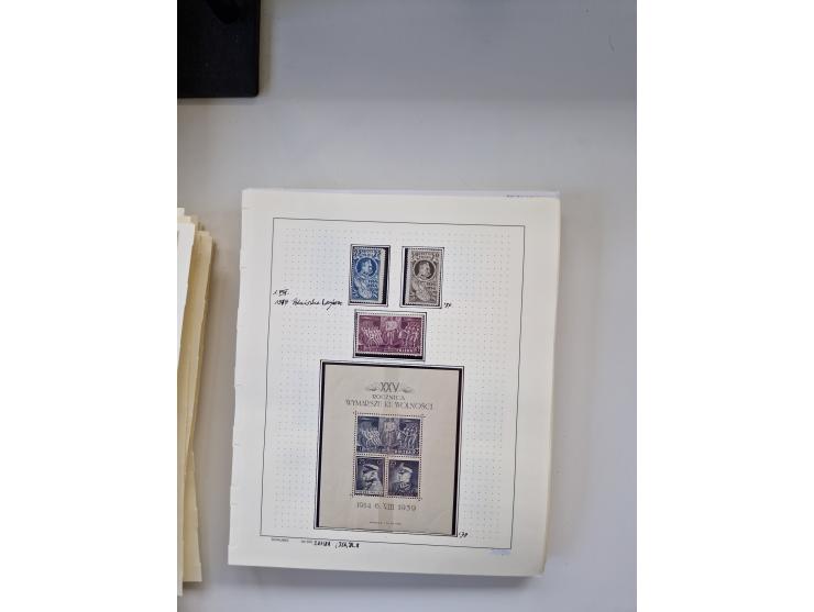 Eastern Europe: 1918/2021, extensive mint never hinged worldwide collection with many thematic stamps and souvenir sheets on 