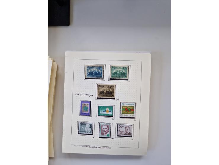 Eastern Europe: 1918/2021, extensive mint never hinged worldwide collection with many thematic stamps and souvenir sheets on 