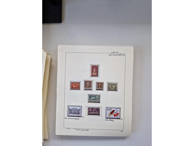 Eastern Europe: 1918/2021, extensive mint never hinged worldwide collection with many thematic stamps and souvenir sheets on 