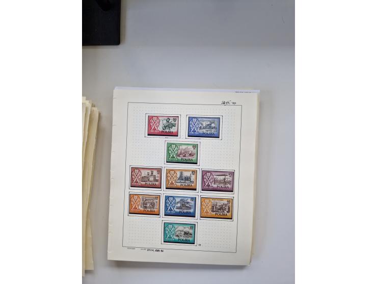 Eastern Europe: 1918/2021, extensive mint never hinged worldwide collection with many thematic stamps and souvenir sheets on 