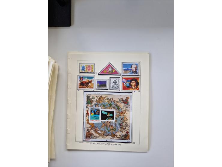 Eastern Europe: 1918/2021, extensive mint never hinged worldwide collection with many thematic stamps and souvenir sheets on 