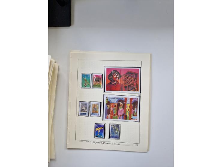 Eastern Europe: 1918/2021, extensive mint never hinged worldwide collection with many thematic stamps and souvenir sheets on 