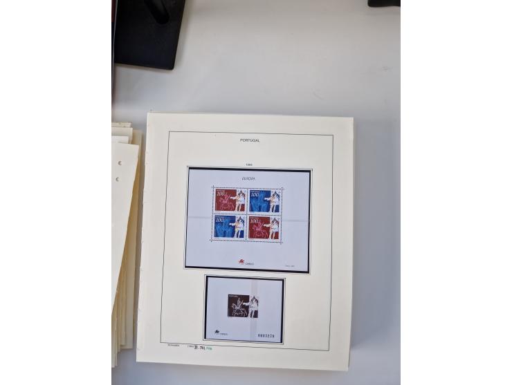Portugal and Azores/Madeira: 1924/2021, unused and mint never hinged collection including souvenir sheets and booklets on the