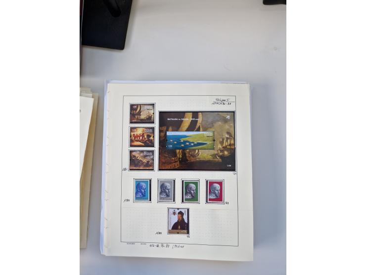Portugal and Azores/Madeira: 1924/2021, unused and mint never hinged collection including souvenir sheets and booklets on the