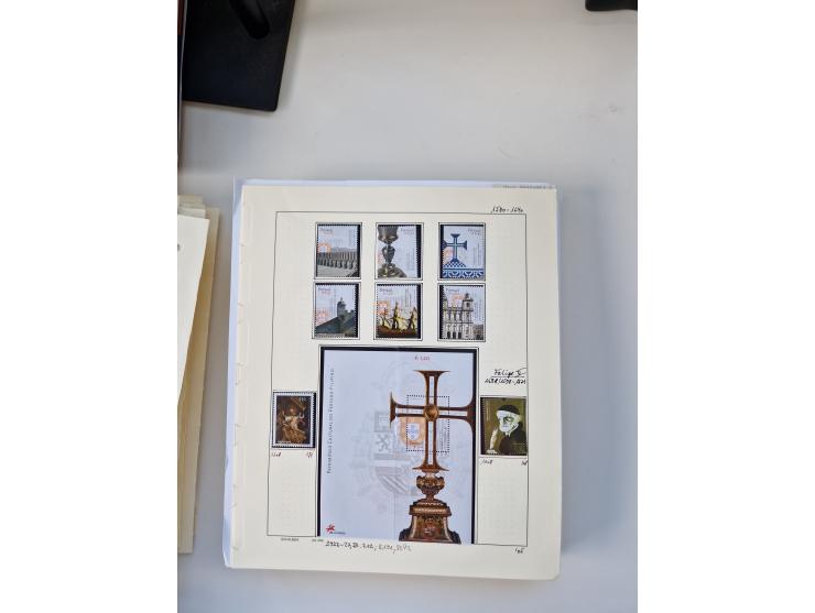 Portugal and Azores/Madeira: 1924/2021, unused and mint never hinged collection including souvenir sheets and booklets on the