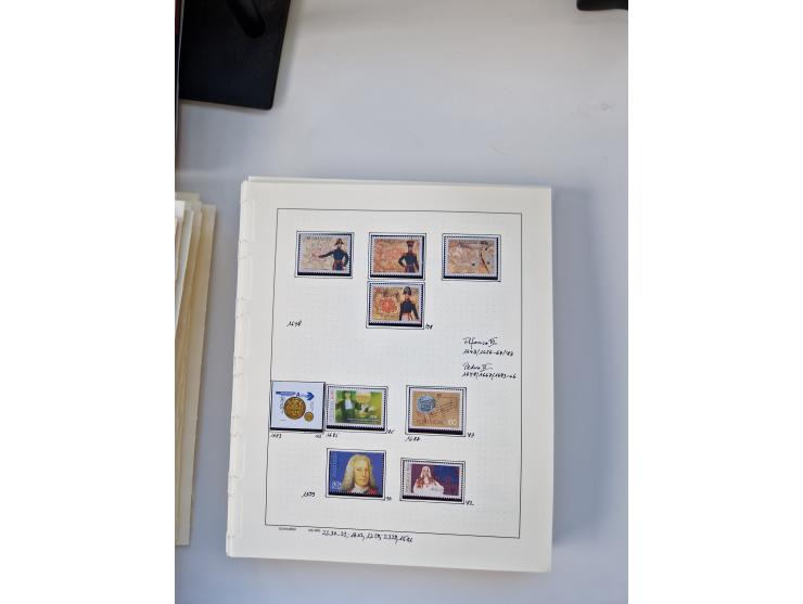 Portugal and Azores/Madeira: 1924/2021, unused and mint never hinged collection including souvenir sheets and booklets on the