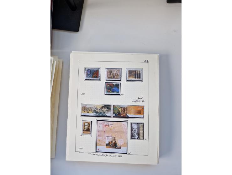 Portugal and Azores/Madeira: 1924/2021, unused and mint never hinged collection including souvenir sheets and booklets on the