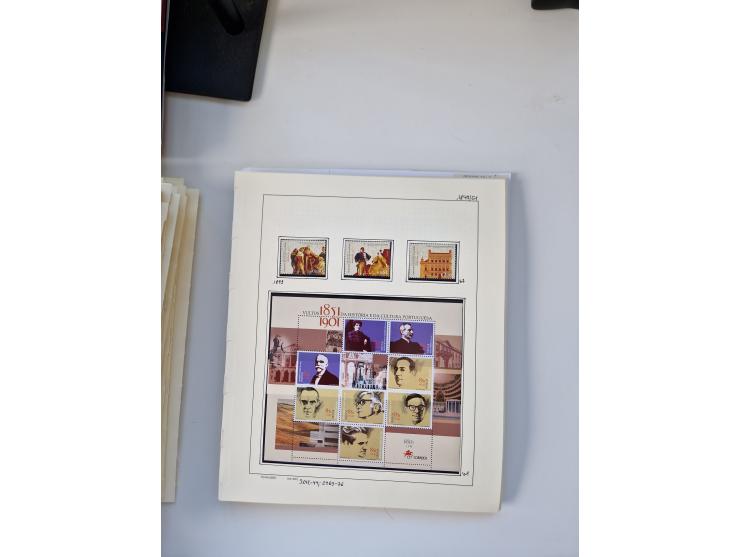 Portugal and Azores/Madeira: 1924/2021, unused and mint never hinged collection including souvenir sheets and booklets on the
