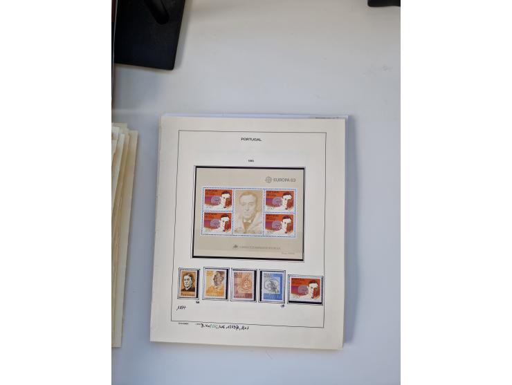 Portugal and Azores/Madeira: 1924/2021, unused and mint never hinged collection including souvenir sheets and booklets on the