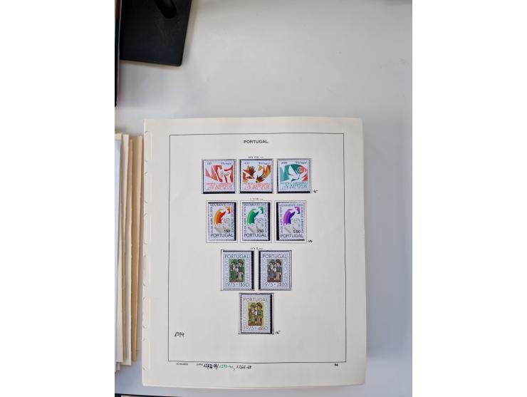 Portugal and Azores/Madeira: 1924/2021, unused and mint never hinged collection including souvenir sheets and booklets on the