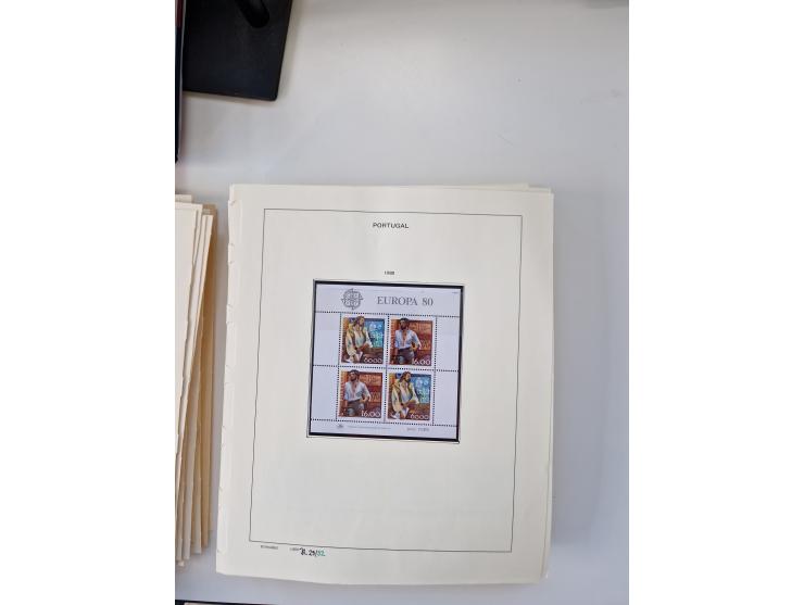 Portugal and Azores/Madeira: 1924/2021, unused and mint never hinged collection including souvenir sheets and booklets on the