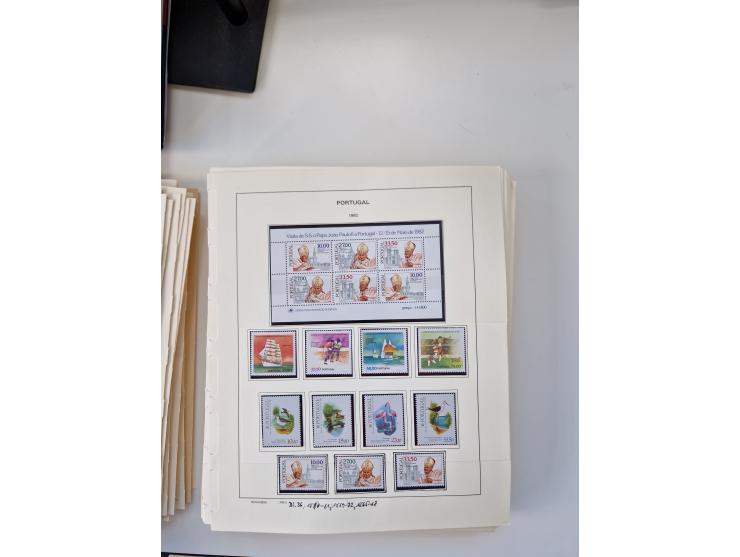 Portugal and Azores/Madeira: 1924/2021, unused and mint never hinged collection including souvenir sheets and booklets on the