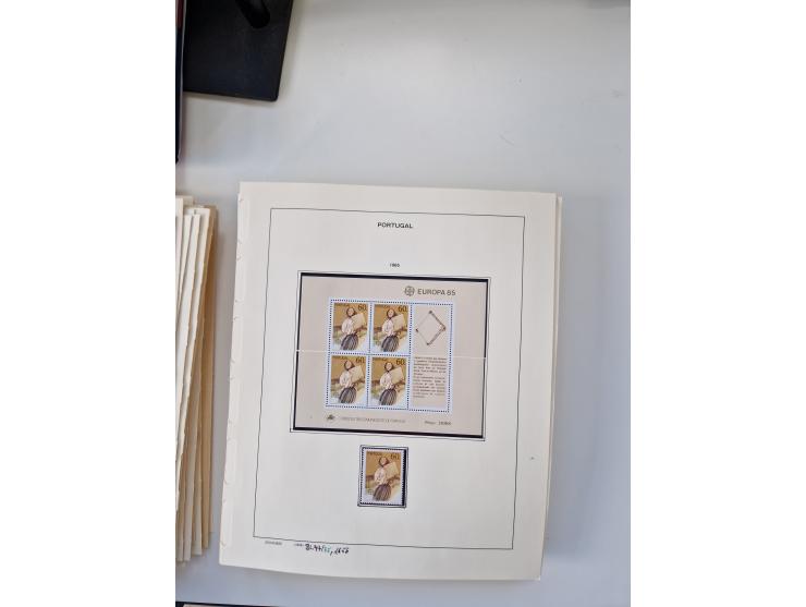 Portugal and Azores/Madeira: 1924/2021, unused and mint never hinged collection including souvenir sheets and booklets on the