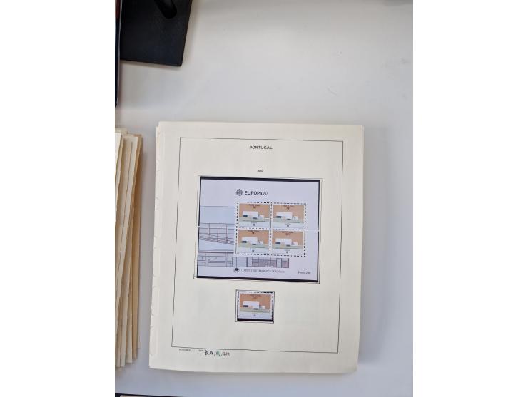 Portugal and Azores/Madeira: 1924/2021, unused and mint never hinged collection including souvenir sheets and booklets on the