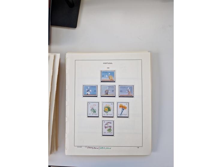 Portugal and Azores/Madeira: 1924/2021, unused and mint never hinged collection including souvenir sheets and booklets on the