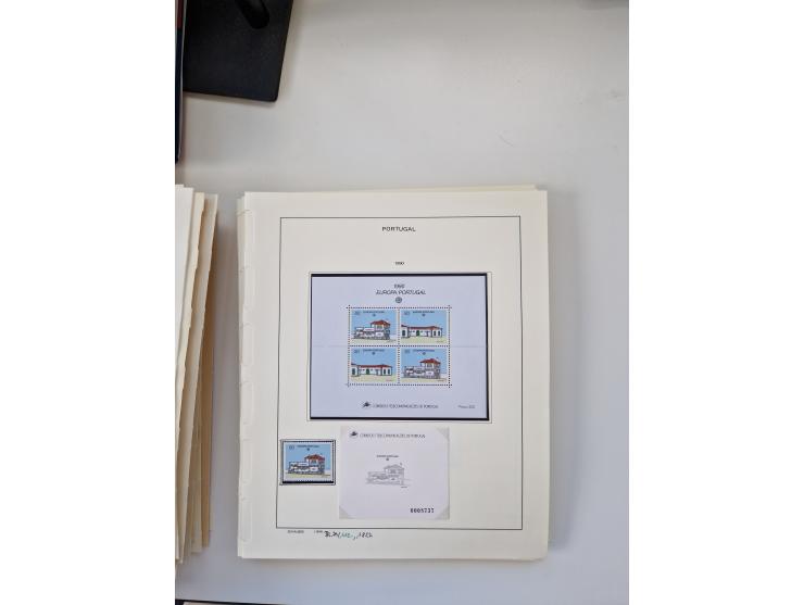 Portugal and Azores/Madeira: 1924/2021, unused and mint never hinged collection including souvenir sheets and booklets on the