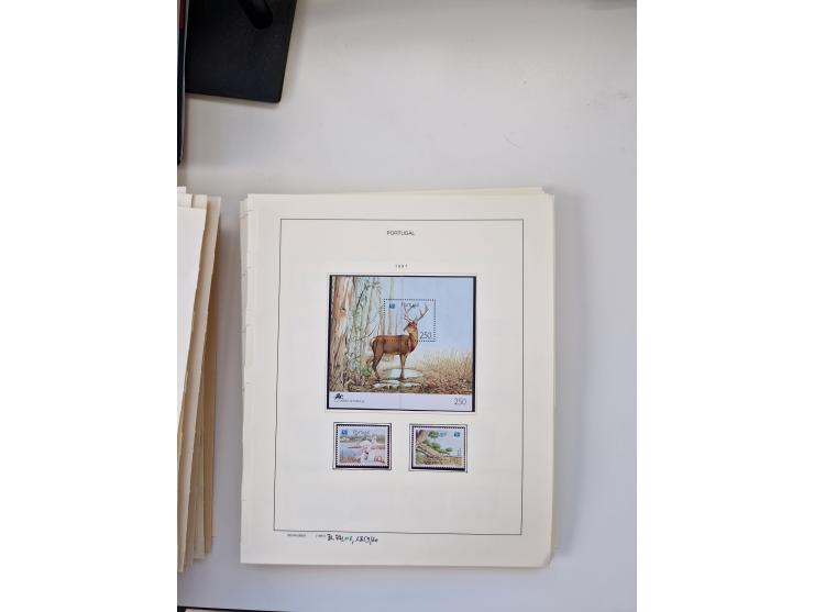 Portugal and Azores/Madeira: 1924/2021, unused and mint never hinged collection including souvenir sheets and booklets on the