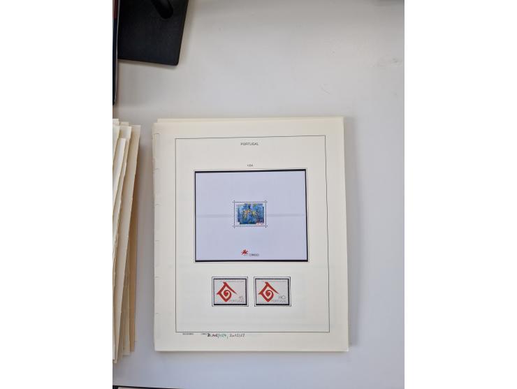 Portugal and Azores/Madeira: 1924/2021, unused and mint never hinged collection including souvenir sheets and booklets on the