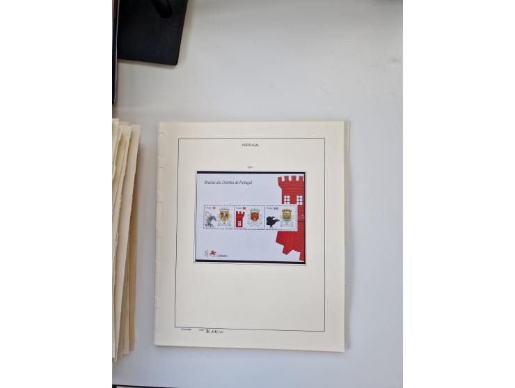 Portugal and Azores/Madeira: 1924/2021, unused and mint never hinged collection including souvenir sheets and booklets on the