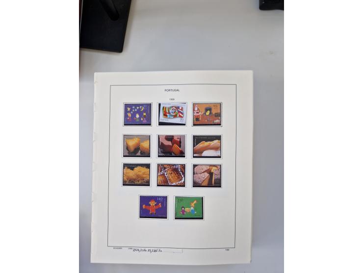 Portugal and Azores/Madeira: 1924/2021, unused and mint never hinged collection including souvenir sheets and booklets on the