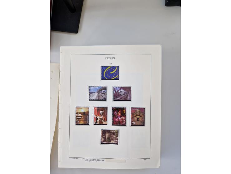 Portugal and Azores/Madeira: 1924/2021, unused and mint never hinged collection including souvenir sheets and booklets on the