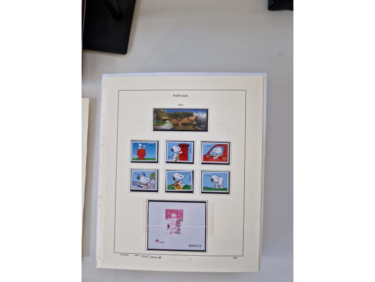 Portugal and Azores/Madeira: 1924/2021, unused and mint never hinged collection including souvenir sheets and booklets on the