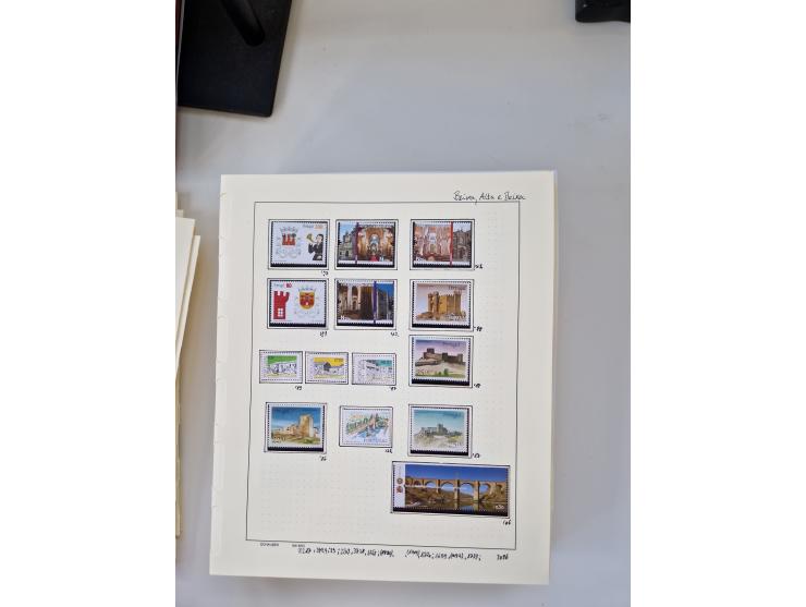 Portugal and Azores/Madeira: 1924/2021, unused and mint never hinged collection including souvenir sheets and booklets on the