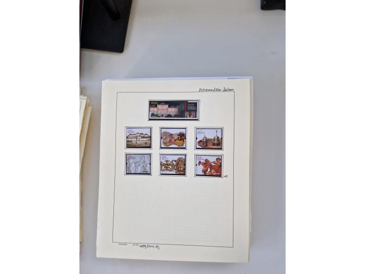 Portugal and Azores/Madeira: 1924/2021, unused and mint never hinged collection including souvenir sheets and booklets on the