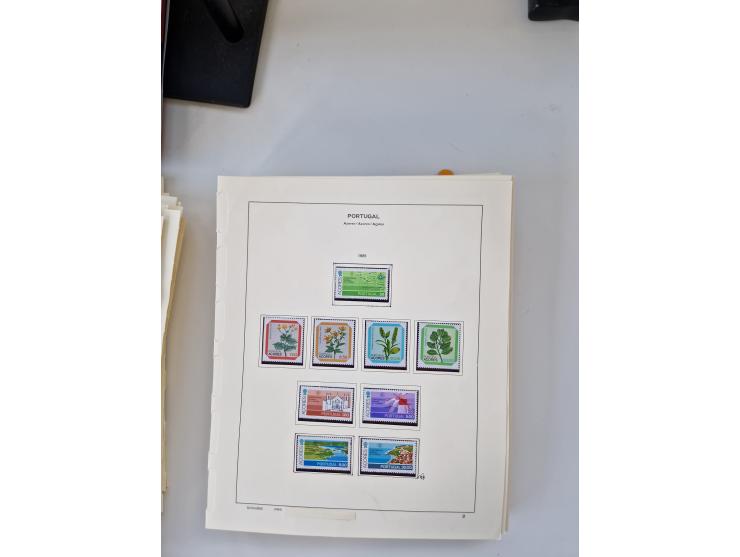 Portugal and Azores/Madeira: 1924/2021, unused and mint never hinged collection including souvenir sheets and booklets on the