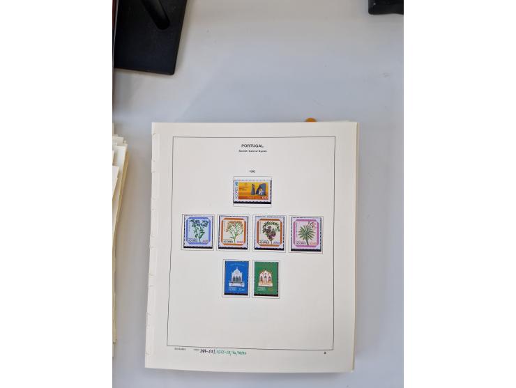 Portugal and Azores/Madeira: 1924/2021, unused and mint never hinged collection including souvenir sheets and booklets on the