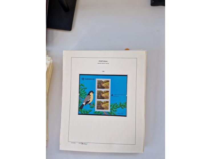 Portugal and Azores/Madeira: 1924/2021, unused and mint never hinged collection including souvenir sheets and booklets on the