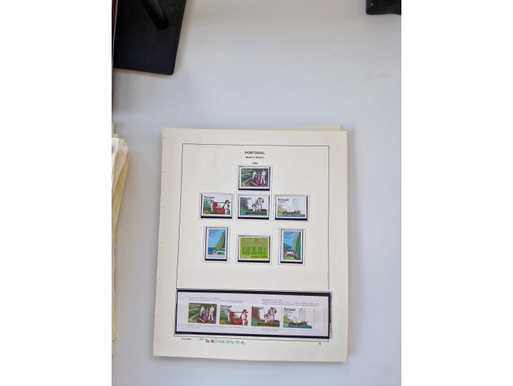 Portugal and Azores/Madeira: 1924/2021, unused and mint never hinged collection including souvenir sheets and booklets on the