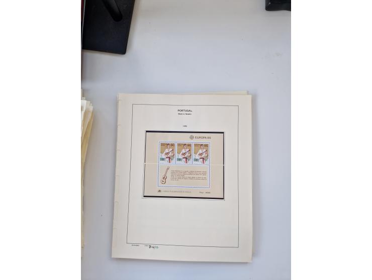 Portugal and Azores/Madeira: 1924/2021, unused and mint never hinged collection including souvenir sheets and booklets on the