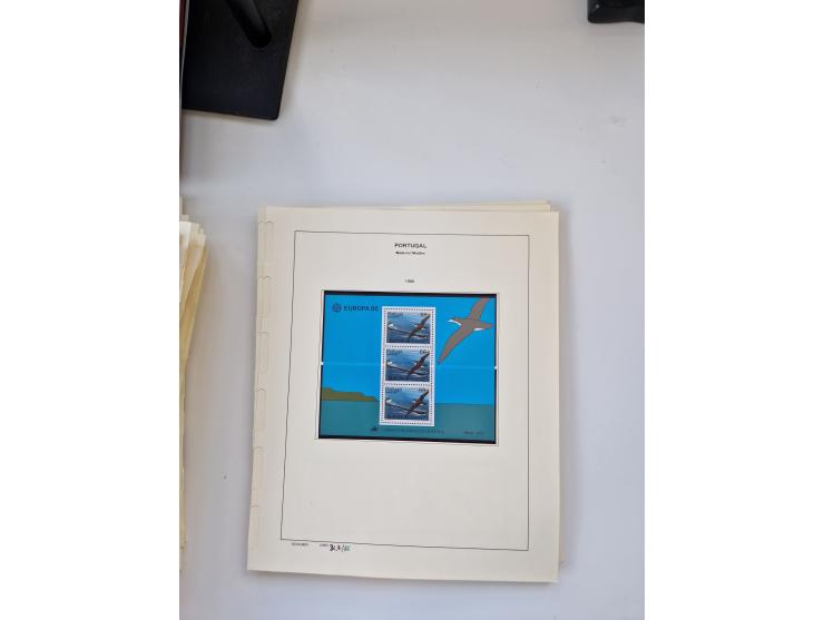 Portugal and Azores/Madeira: 1924/2021, unused and mint never hinged collection including souvenir sheets and booklets on the