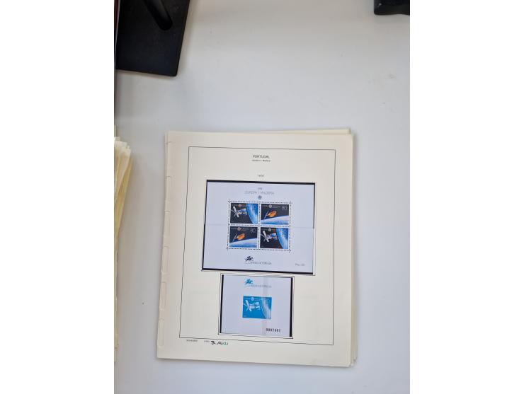 Portugal and Azores/Madeira: 1924/2021, unused and mint never hinged collection including souvenir sheets and booklets on the