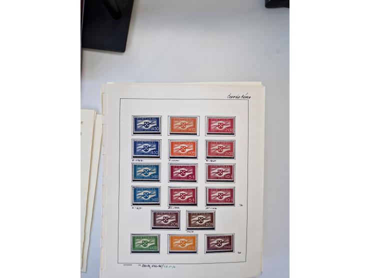 Portugal and Azores/Madeira: 1924/2021, unused and mint never hinged collection including souvenir sheets and booklets on the