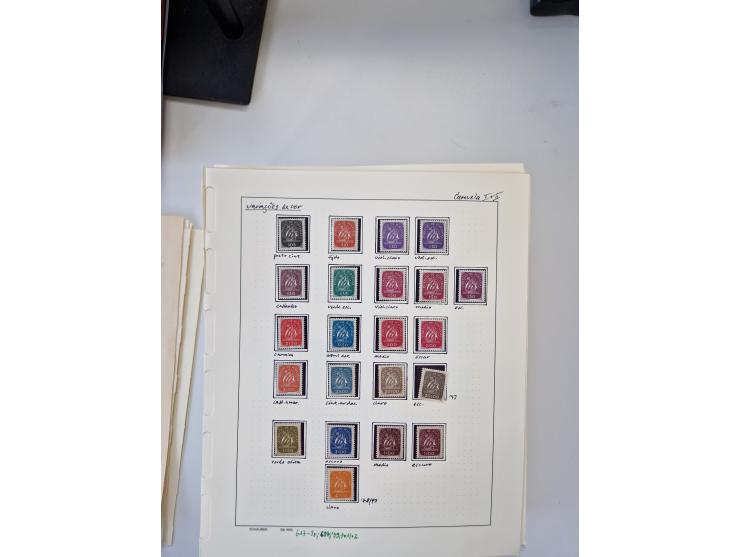 Portugal and Azores/Madeira: 1924/2021, unused and mint never hinged collection including souvenir sheets and booklets on the