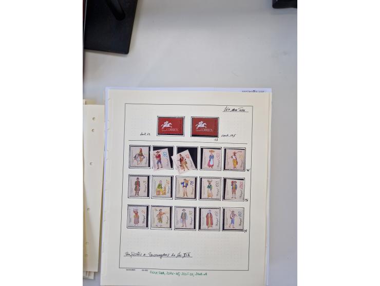 Portugal and Azores/Madeira: 1924/2021, unused and mint never hinged collection including souvenir sheets and booklets on the
